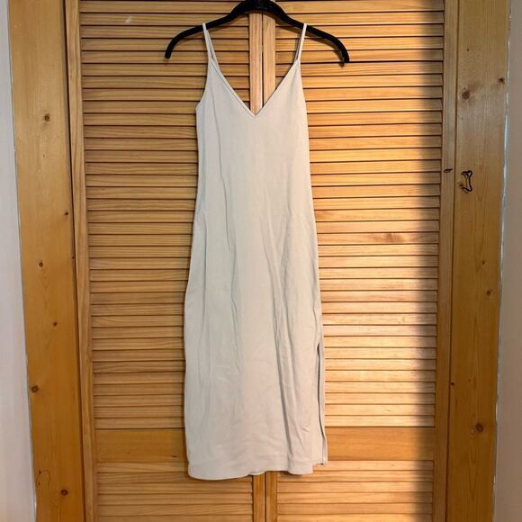 Abercrombie & Fitch Dresses & Skirts - Abercrombie & Fitch Cream ribbed Dress size XS